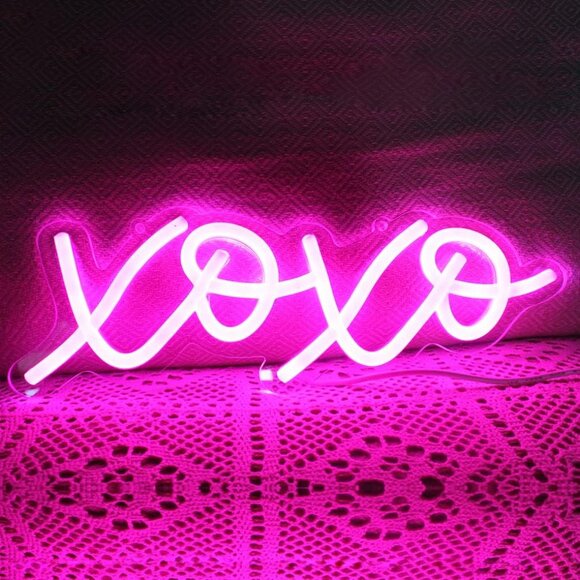 XOXO Pink LED Neon Sign USB Light for Wall Decor Kids Room Party or Gift - Picture 2 of 6